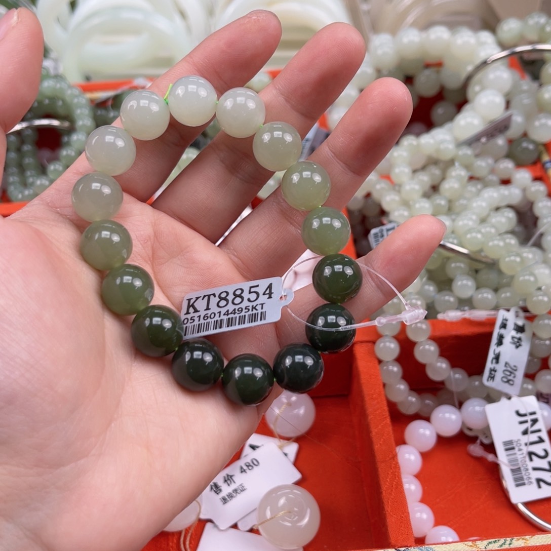 手串未镶嵌和田玉a****9