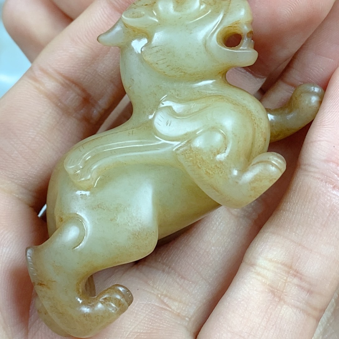 和田玉挂件未镶嵌?