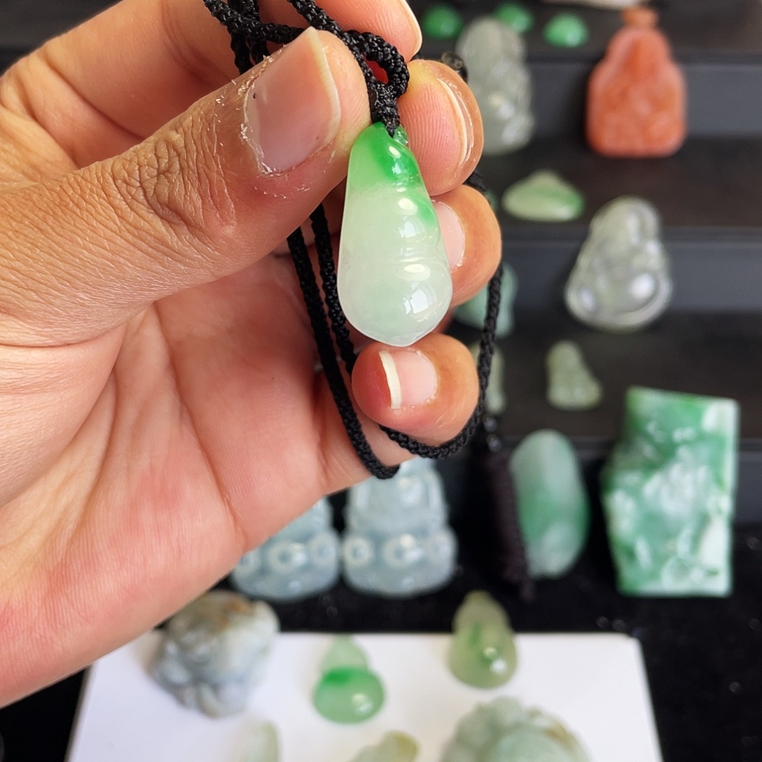 翡翠未镶嵌颈饰翡翠豆子