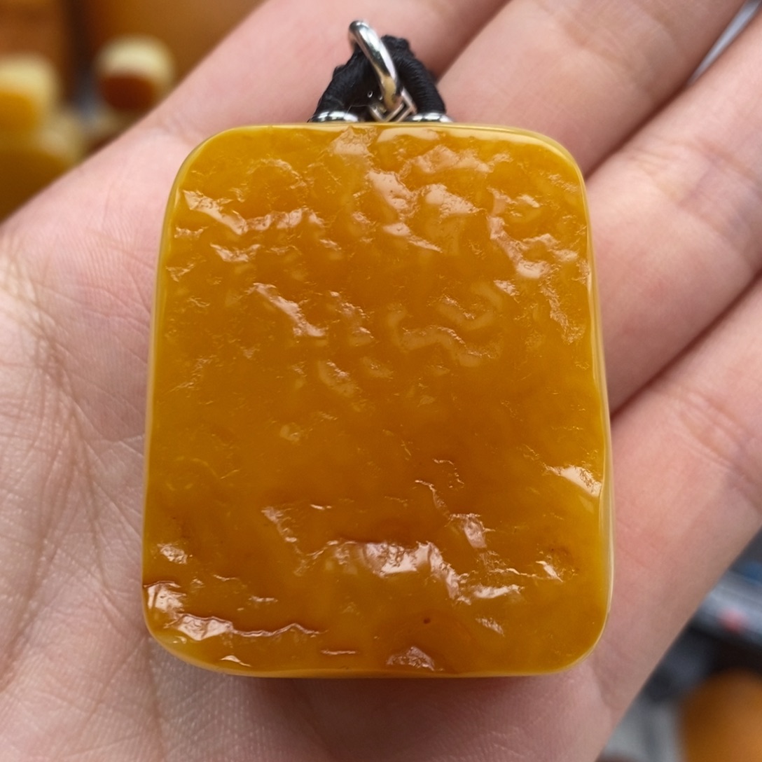琥珀吊坠(赠链)未镶嵌