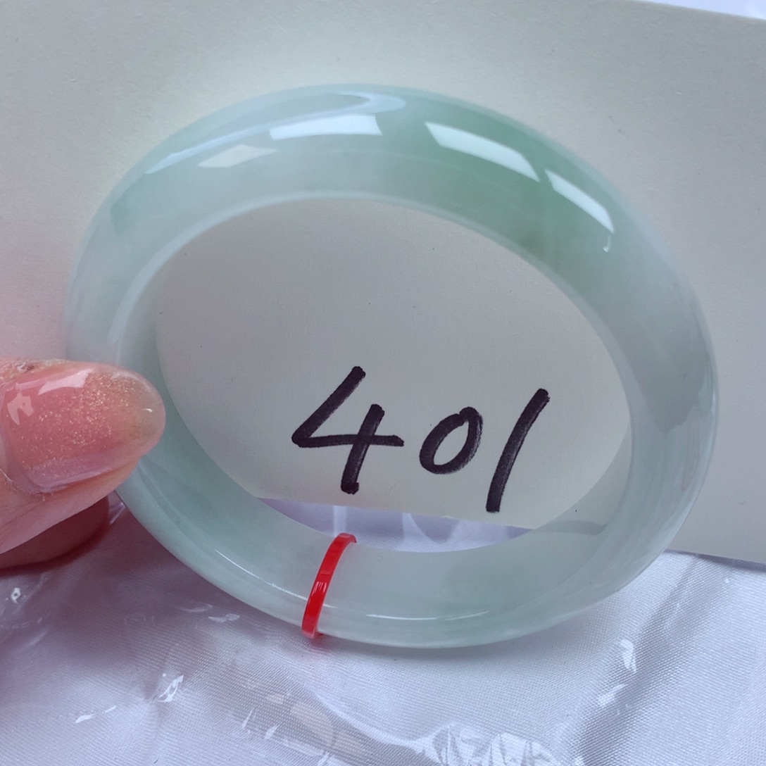 翡翠手镯未镶嵌翡翠