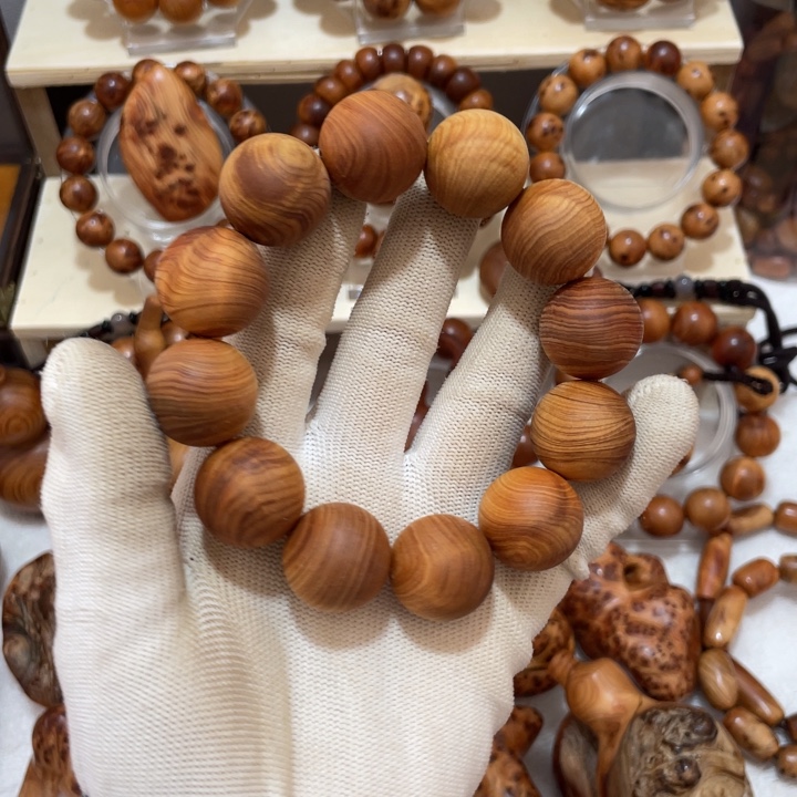 柏木太行崖柏陈华高红油2.0毛珠，闻香串