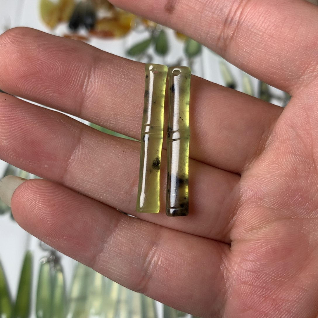 蛇纹石玉耳饰未镶嵌