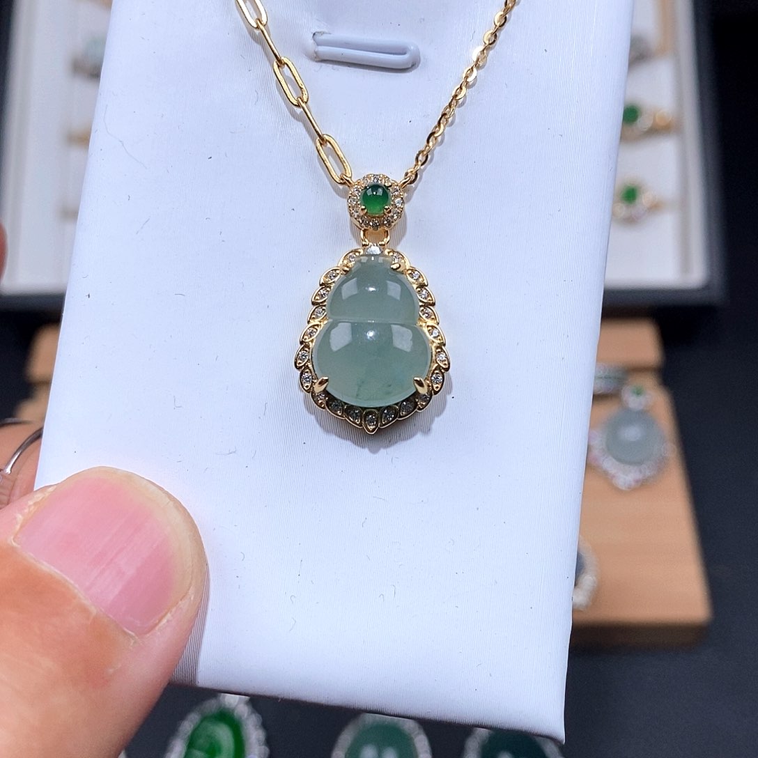 颈饰银S925镶嵌翡翠戒指