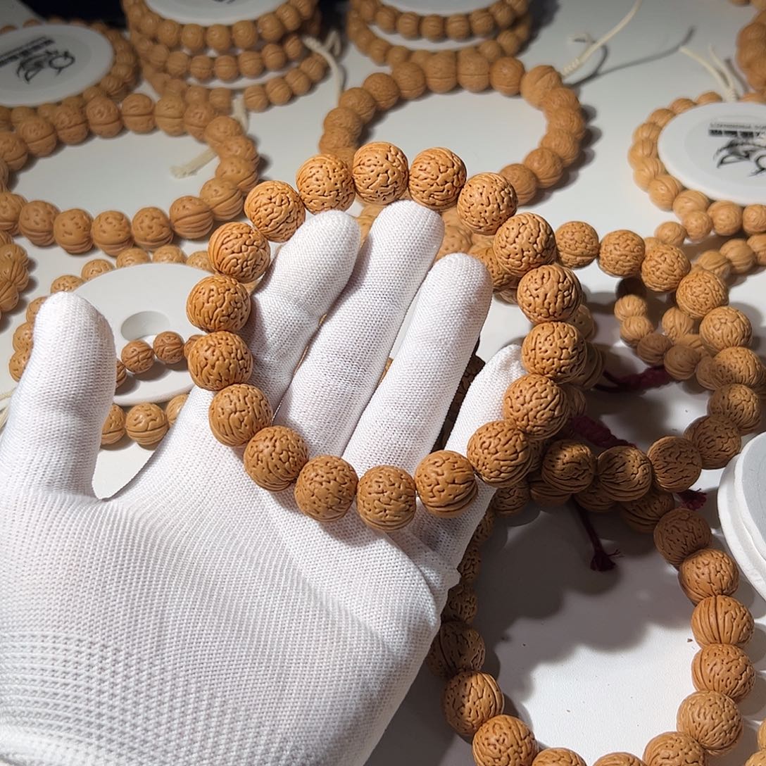 巴***嘿桃核吊坠桃核凹底龙鳞尺寸16.6