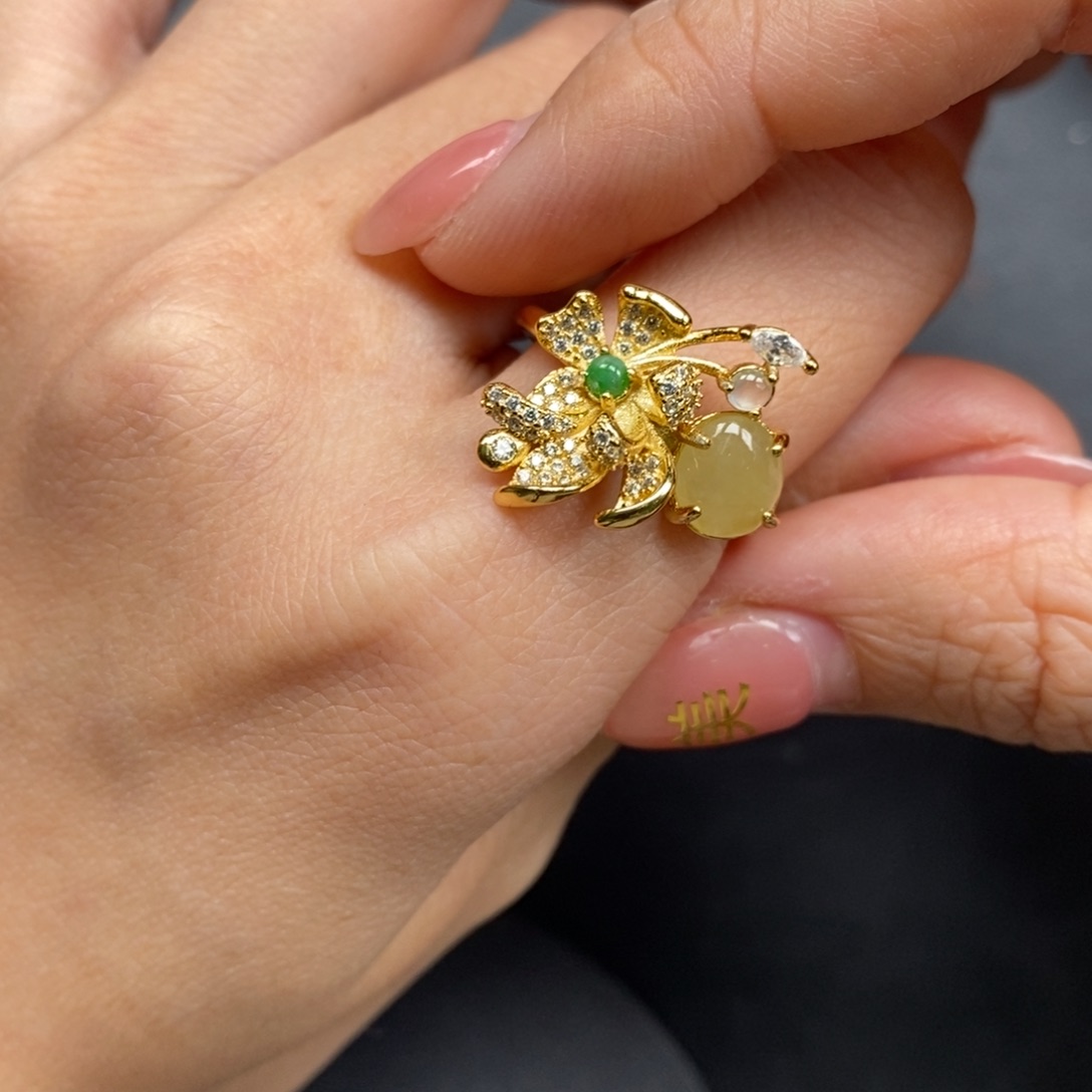 翡翠颈饰未镶嵌翡翠