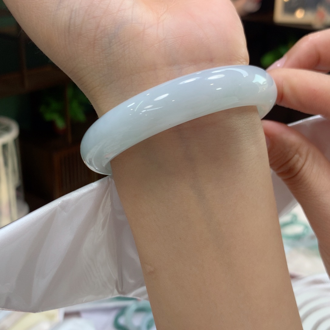 未镶嵌手镯翡翠翡翠