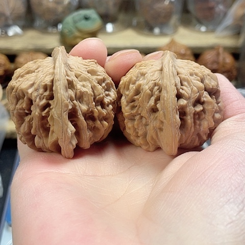 文玩核桃把件四座楼42一般对