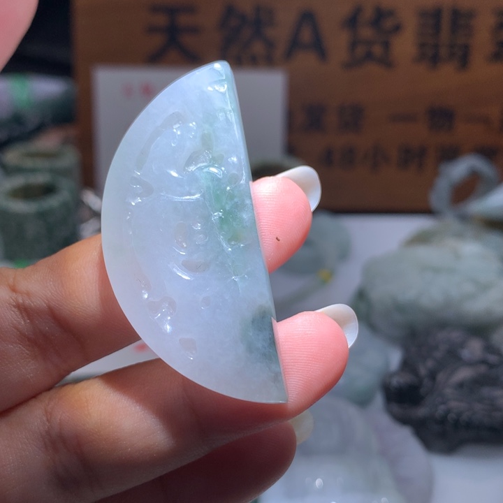 翡翠未镶嵌颈饰保真天然A货翡翠