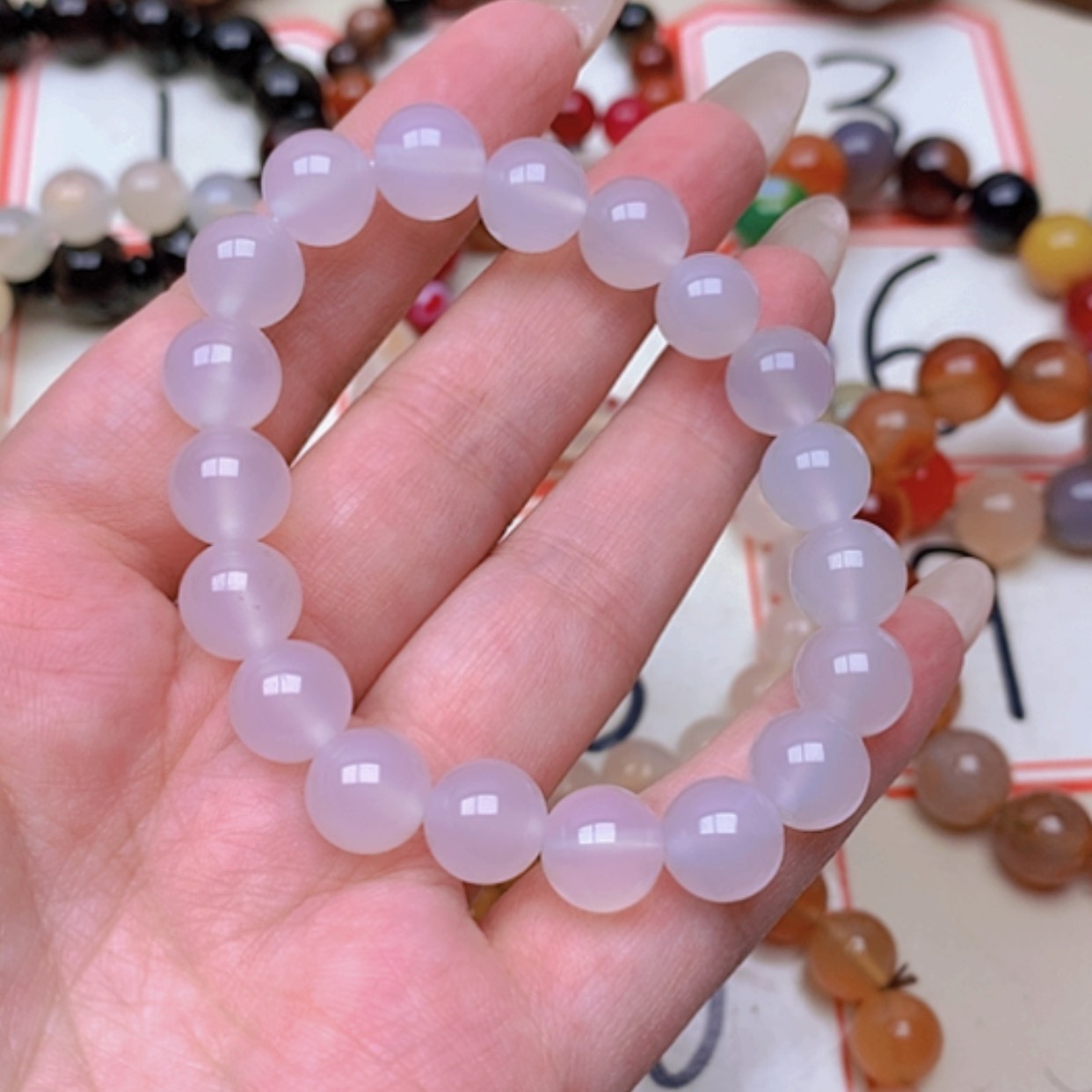 【闪购商品】未镶嵌玛瑙/玉髓珠宝半成品凡****?