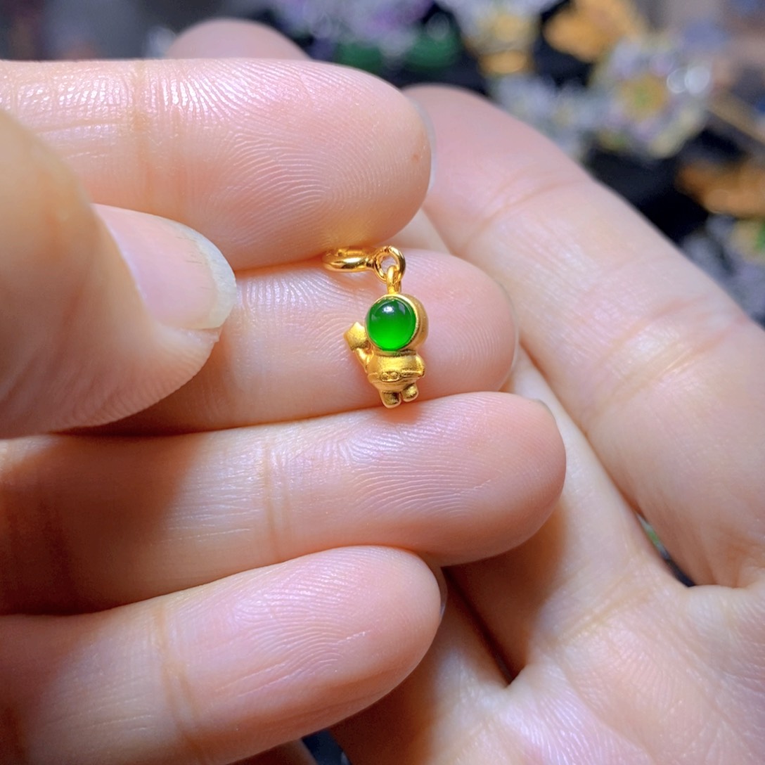 翡翠银S925镶嵌耳钉天然翡翠