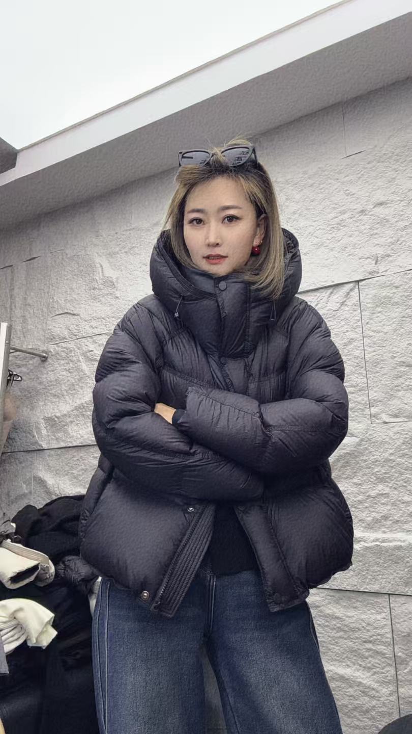 新款带帽羽绒服   