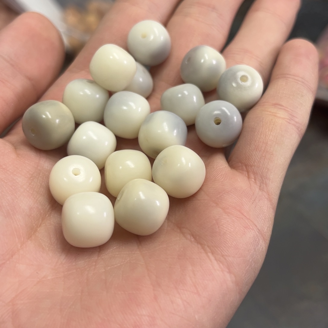 【闪购商品】白玉菩提吊坠c13/30+20颗干磨烟紫