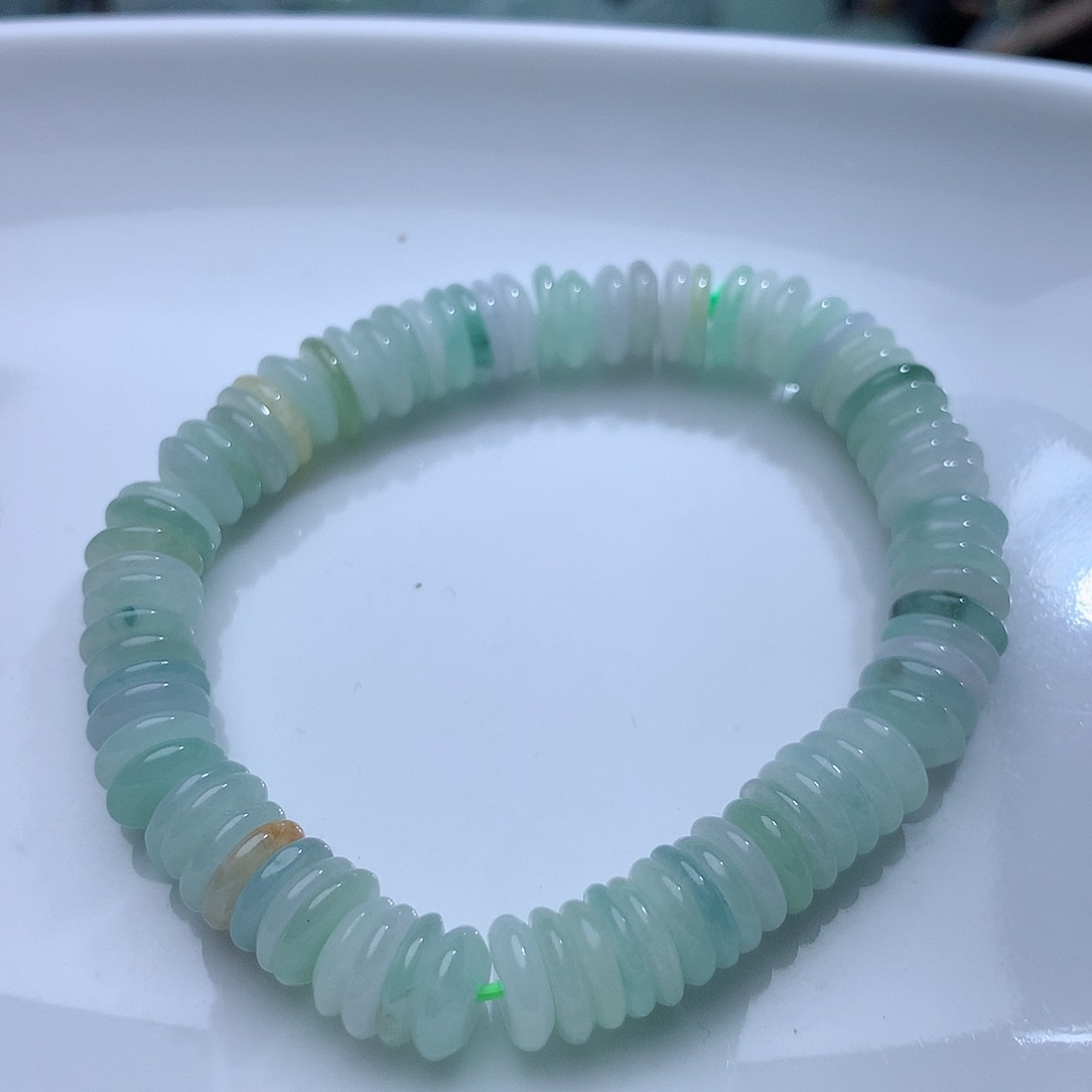 翡翠颈饰未镶嵌3683。