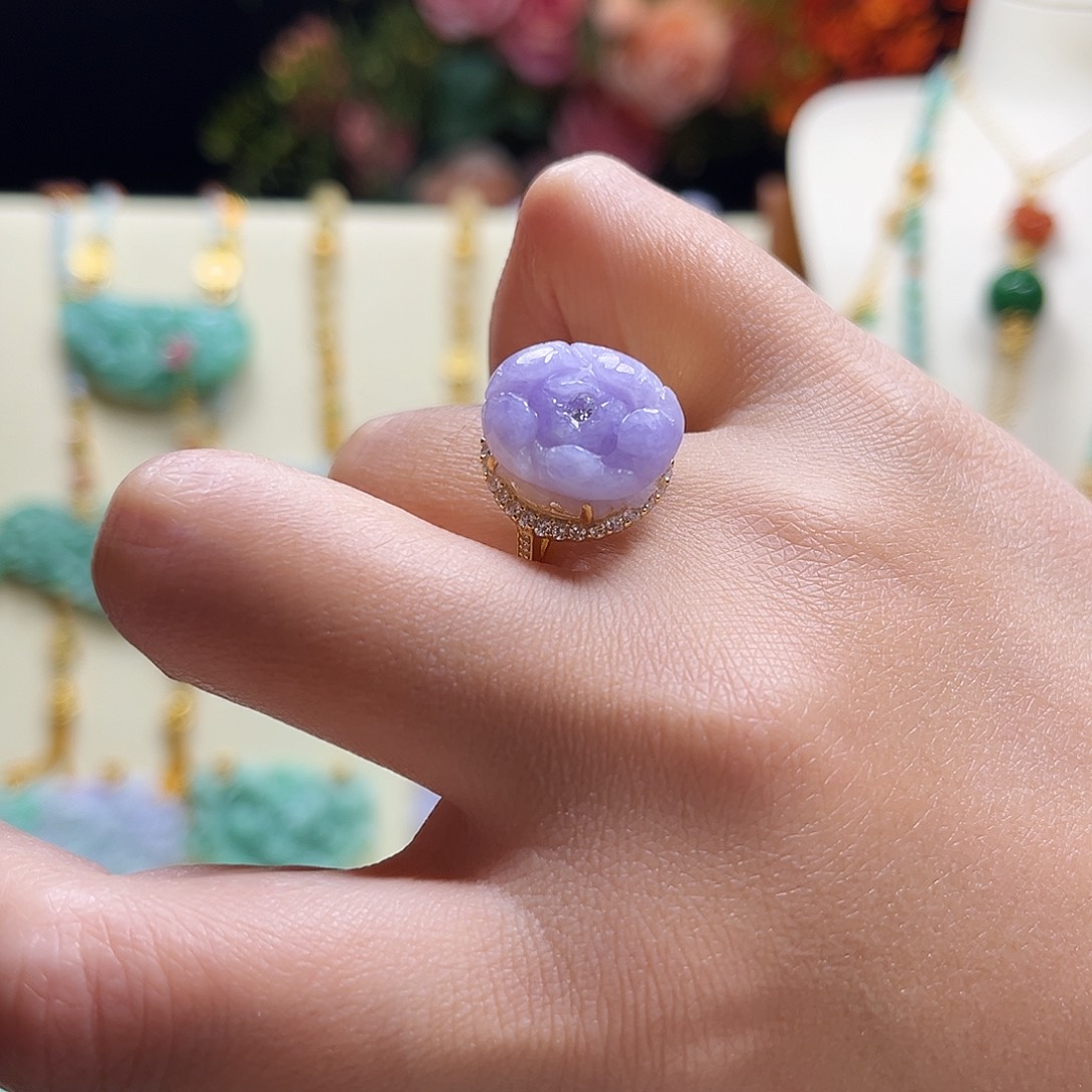 翡翠颈饰未镶嵌紫牡丹