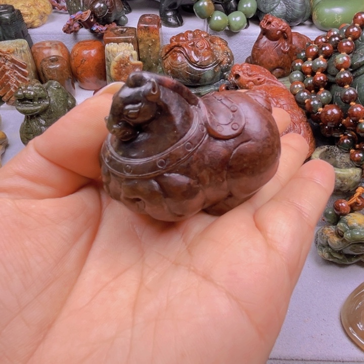 岫岩河磨玉（透闪石质玉）把件未镶嵌哆**梦