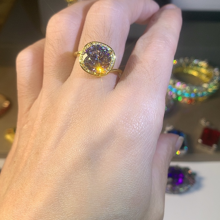 非金属11白色戒指。           