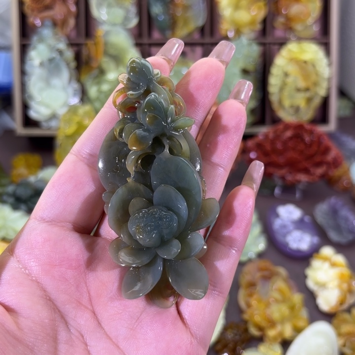 未镶嵌蛇纹石玉颈饰