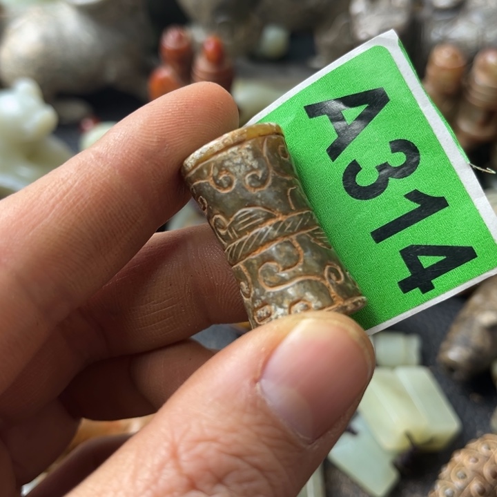 和田玉颈饰未镶嵌