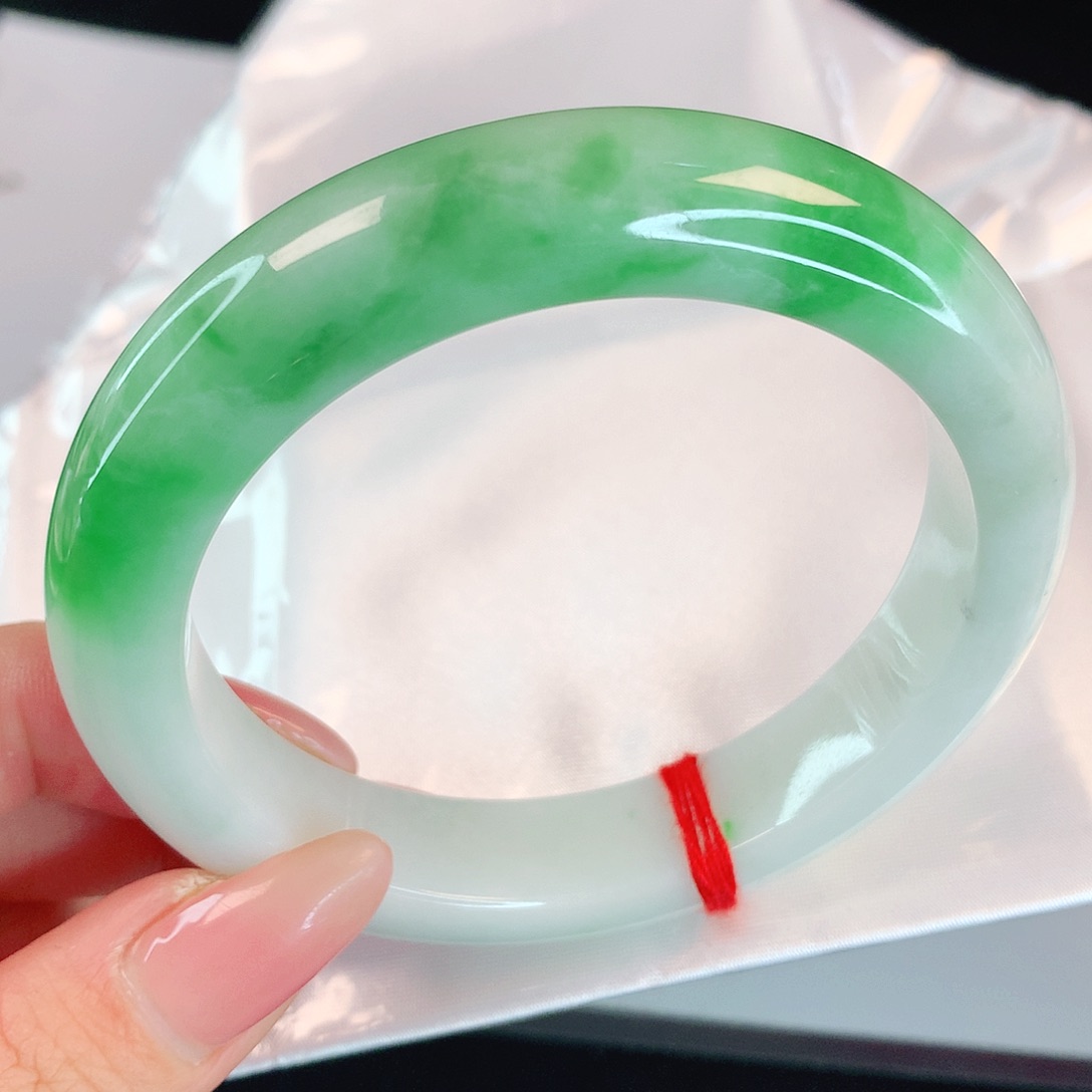 翡翠手镯未镶嵌58.0圈口