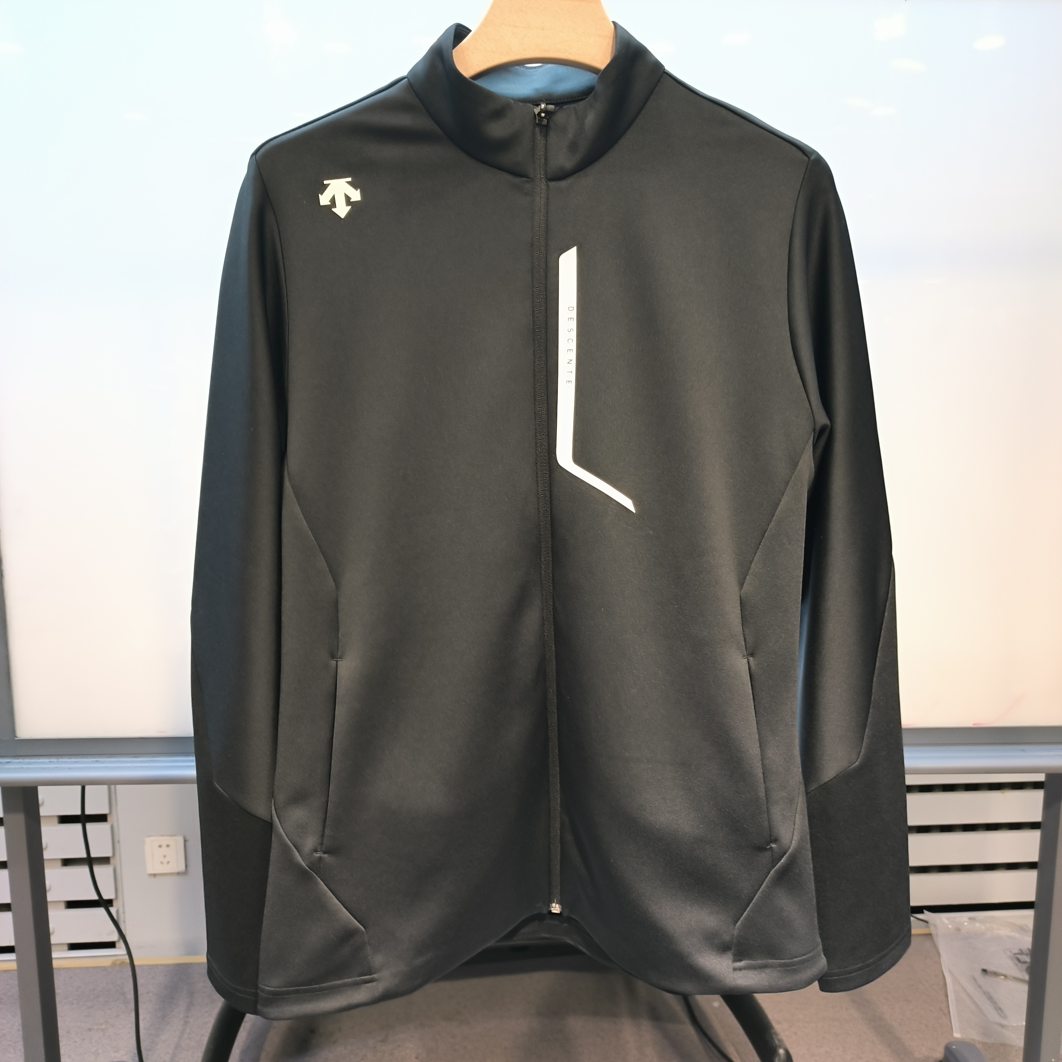 迪桑特DESCENTE黑色速干运动服TFT83