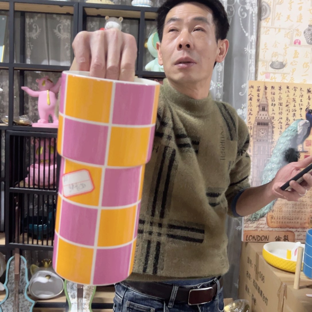 陶红陶红陶陶红陶格子花瓶