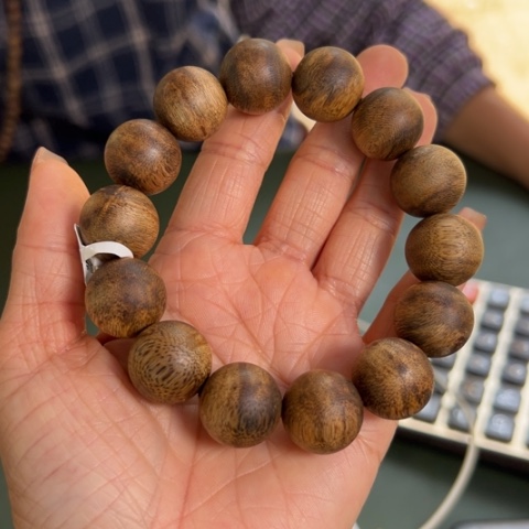 沉香手串白棋23克卡1.7多样性发1条