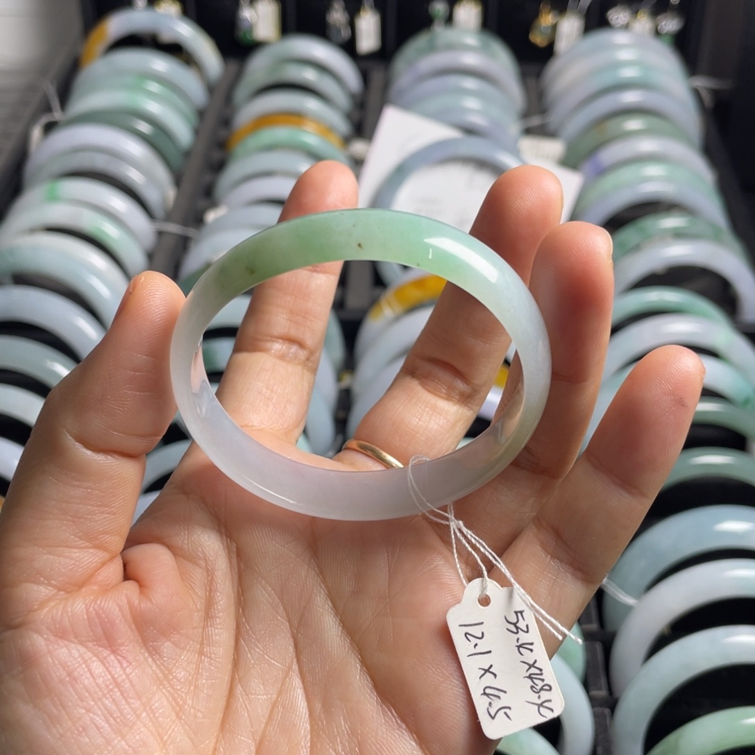 翡翠未镶嵌手镯贵妃手镯