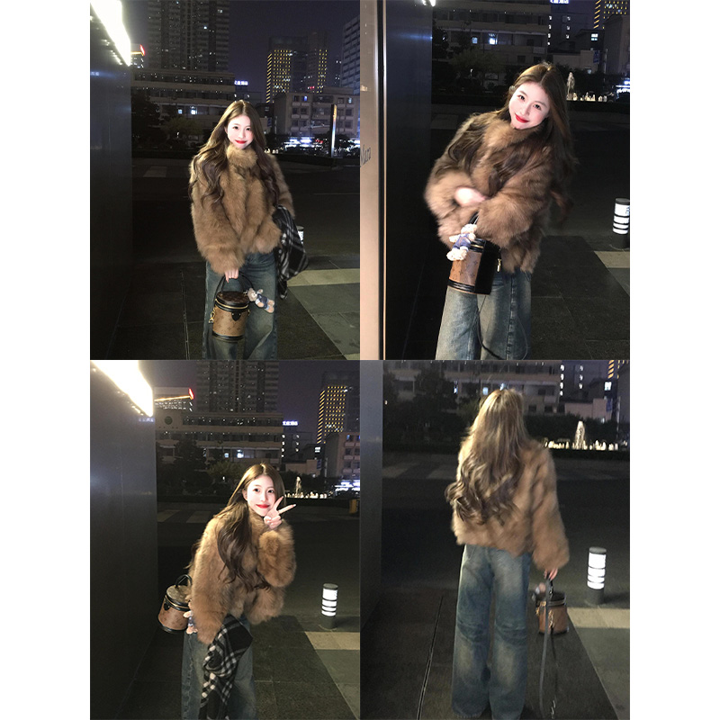 2025新款仿狐狸毛环保皮草女减龄年轻款冬季短款保暖可爱毛毛外套