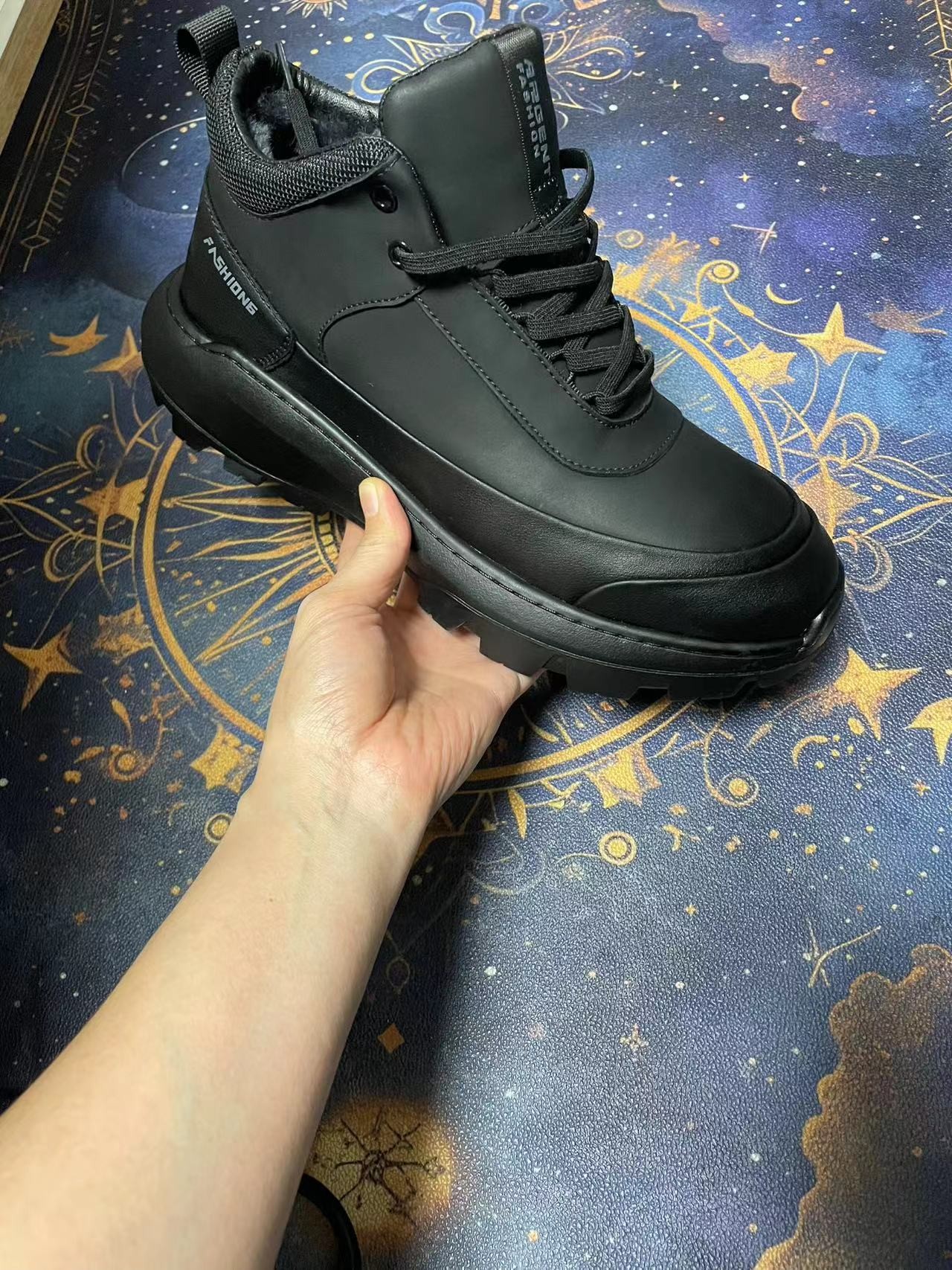 保暖裂纹皮男款加绒防滑加厚时尚雪地靴雪地靴男士鞋子男款冬季