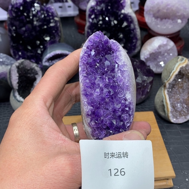 紫晶未镶嵌大型摆件（非配饰）