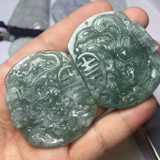 翡翠未镶嵌颈饰翡翠