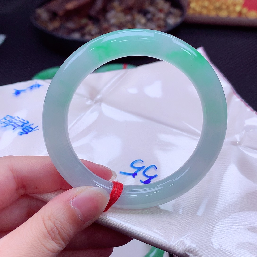 未镶嵌手镯翡翠翡翠