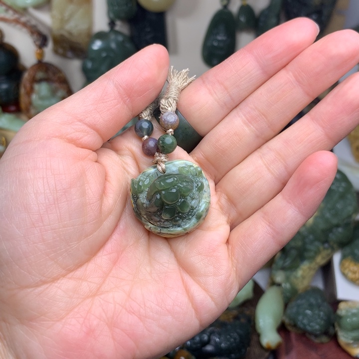 岫岩河磨玉（透闪石质玉）吊坠未镶嵌