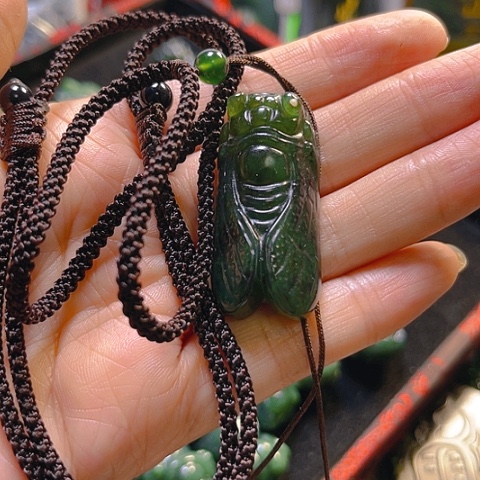 蛇纹石玉颈饰未镶嵌善***洋