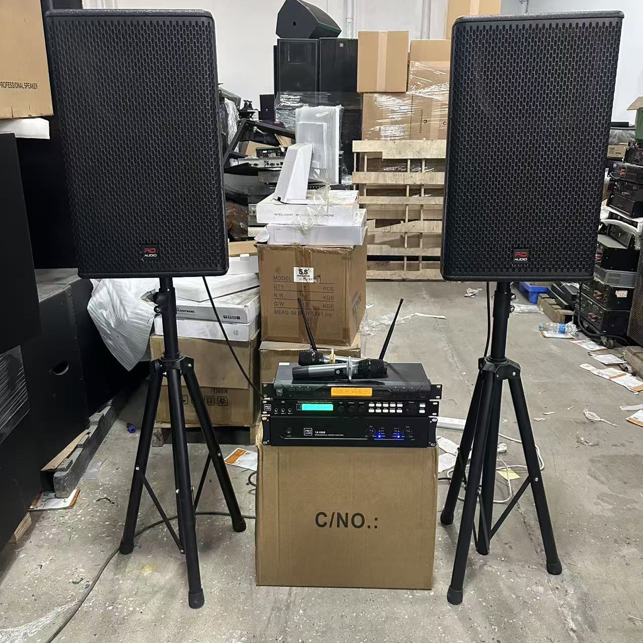 未拆封  西班牙12寸高端音响六件套（音响，功放，效果器，话筒