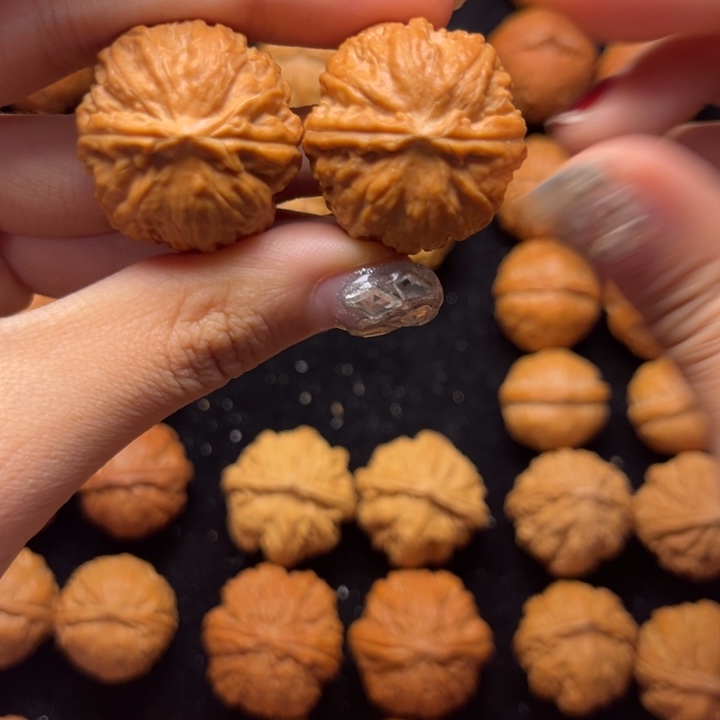 小***困文玩核桃吊坠核桃