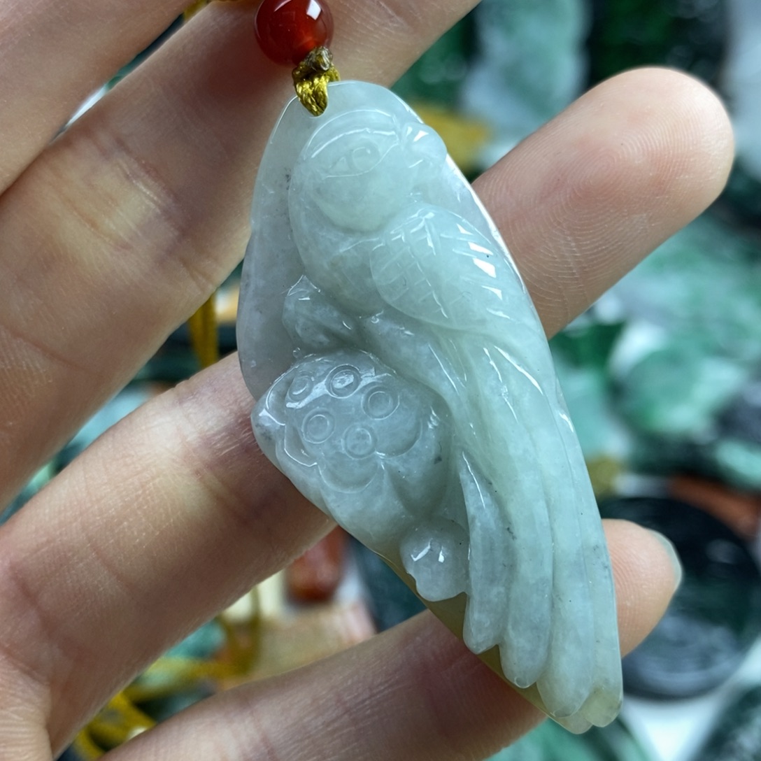 翡翠颈饰未镶嵌吊坠