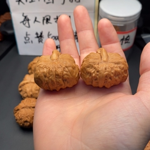 文玩核桃把件蛤蟆头一帆风顺