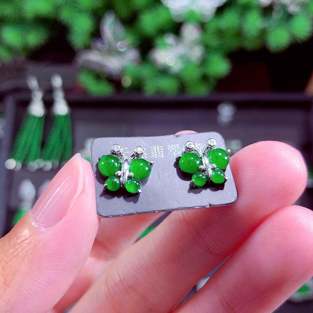 颈饰未镶嵌翡翠天然