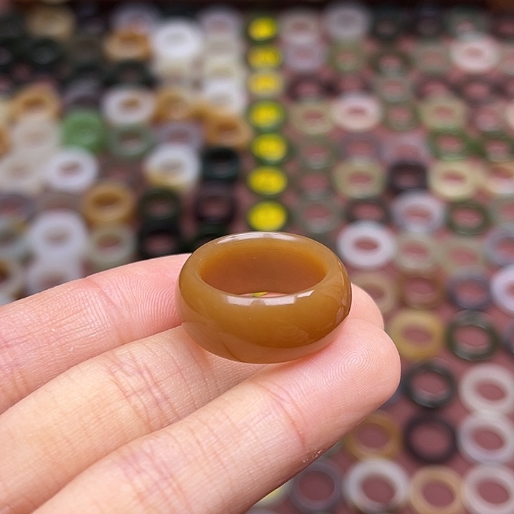 和田玉戒指未镶嵌17.3 太妃糖