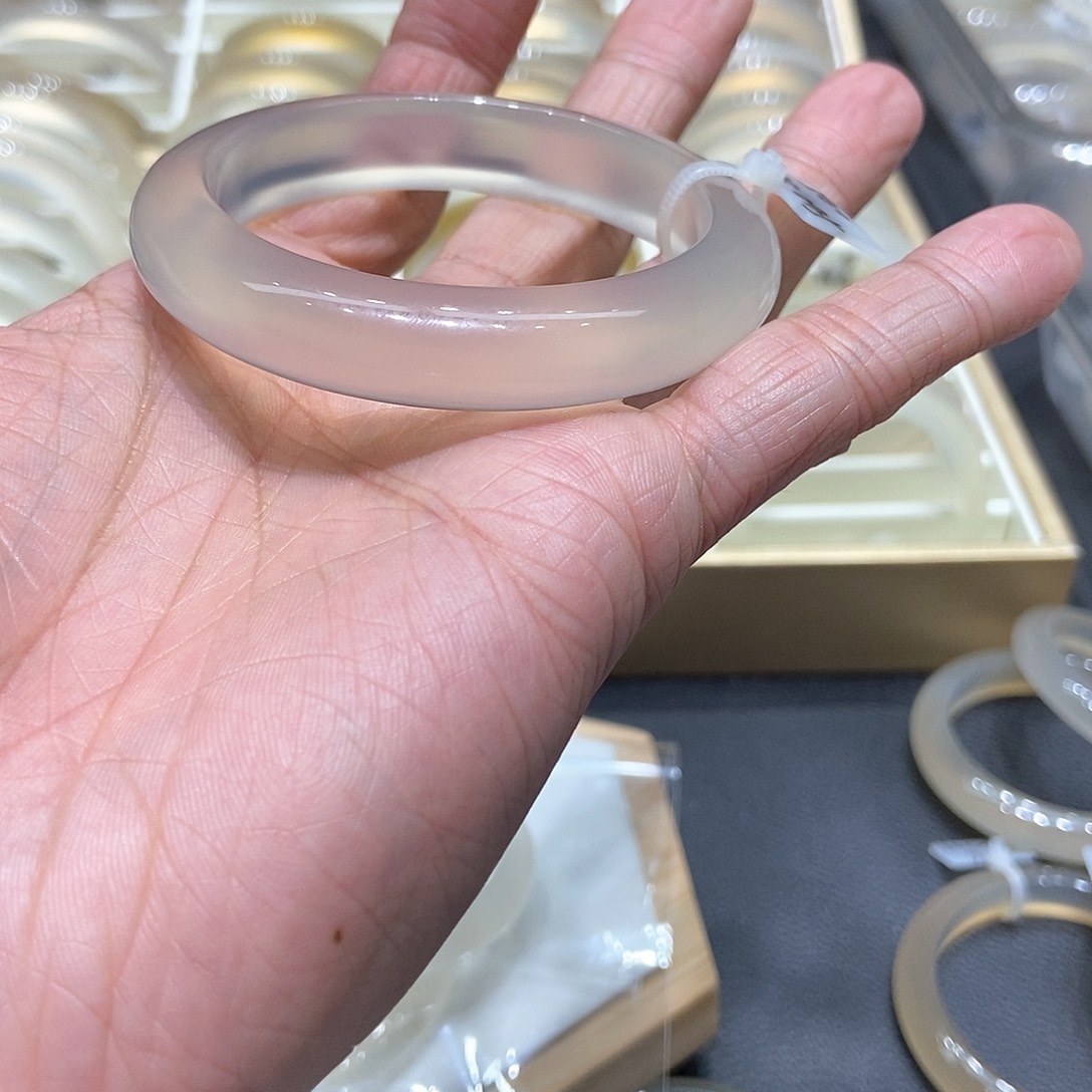 玛瑙/玉髓手镯未镶嵌觉**.034