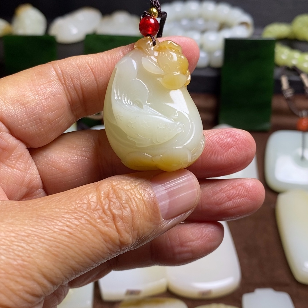 七***风和田玉未镶嵌吊坠(不含链)