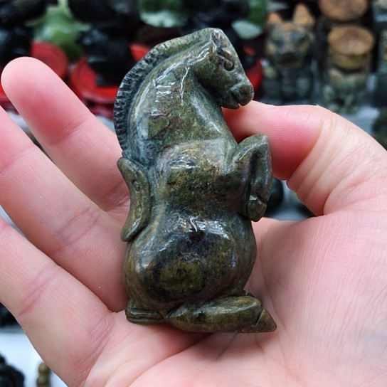 岫岩河磨玉（透闪石质玉）把件未镶嵌