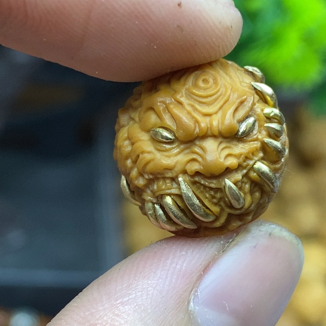 猴头核桃吊坠重工满镶獠牙吞噬恶僧