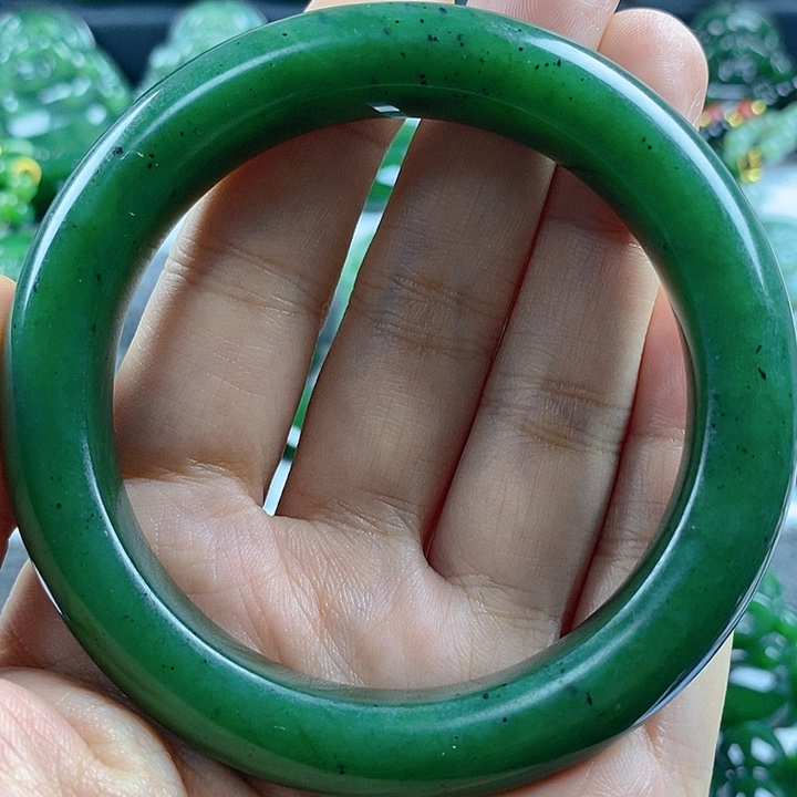 吊坠(不含链)未镶嵌和田玉（碧玉）57.6mm