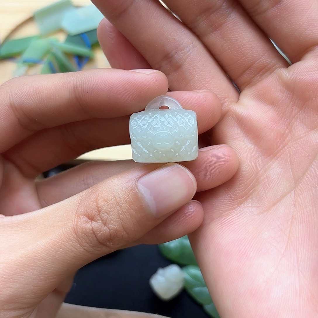 和田玉颈饰未镶嵌史*奇