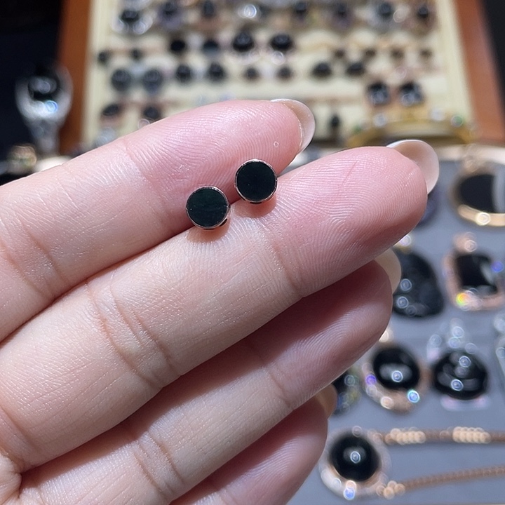 18K金镶嵌翡翠耳饰缅甸翡翠