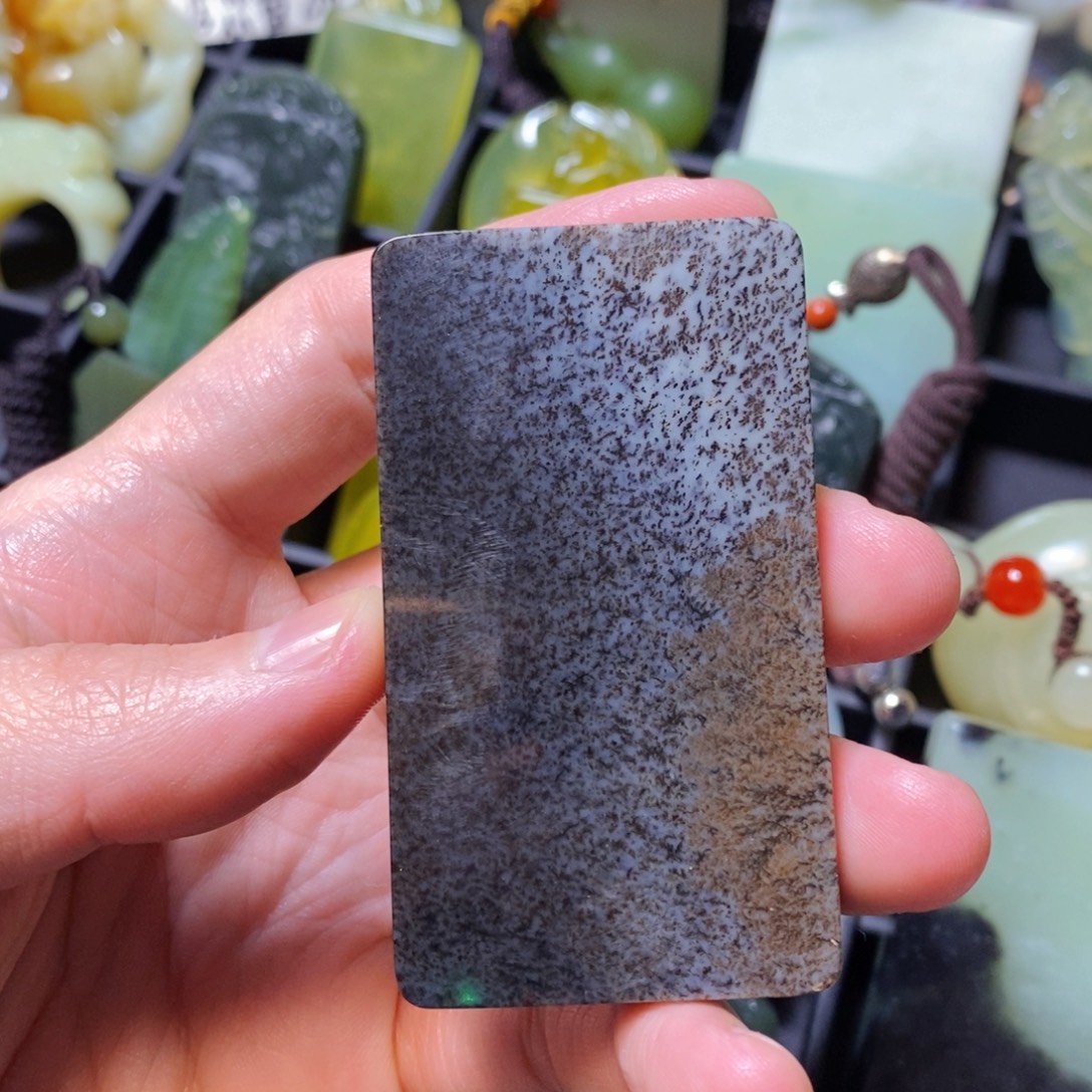 岫岩老玉（透闪石质玉）未镶嵌颈饰