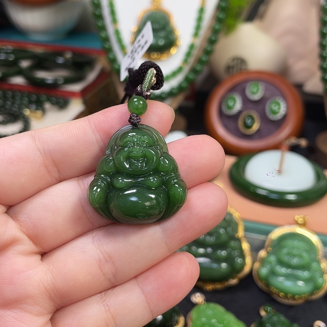 和田玉（碧玉）未镶嵌颈饰阳绿佛公30